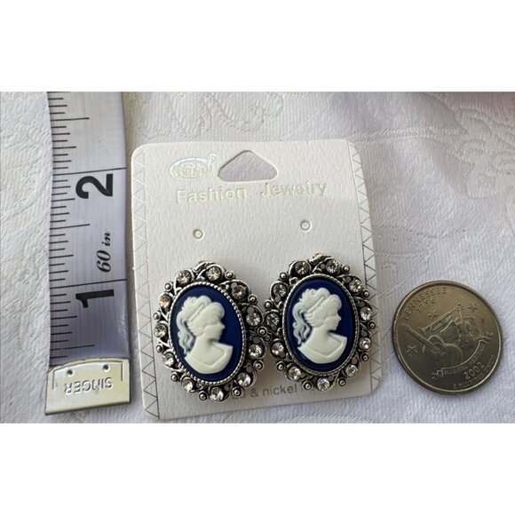 Classic Cameo CZ Blue Cream Silver Tone Oval Earrings NEW W Gift Bag - Picture 6 of 9